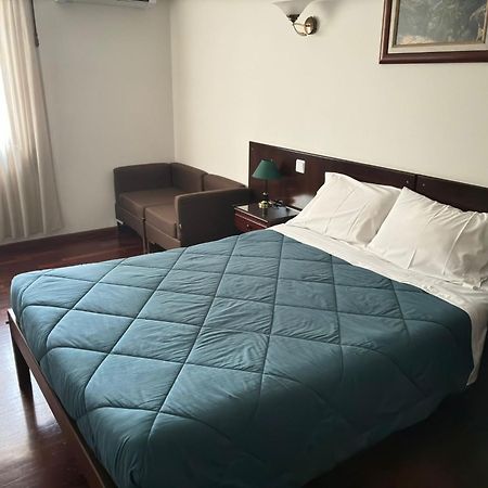 Hotel Trindade Coelho โมกาโดรู ภายนอก รูปภาพ
