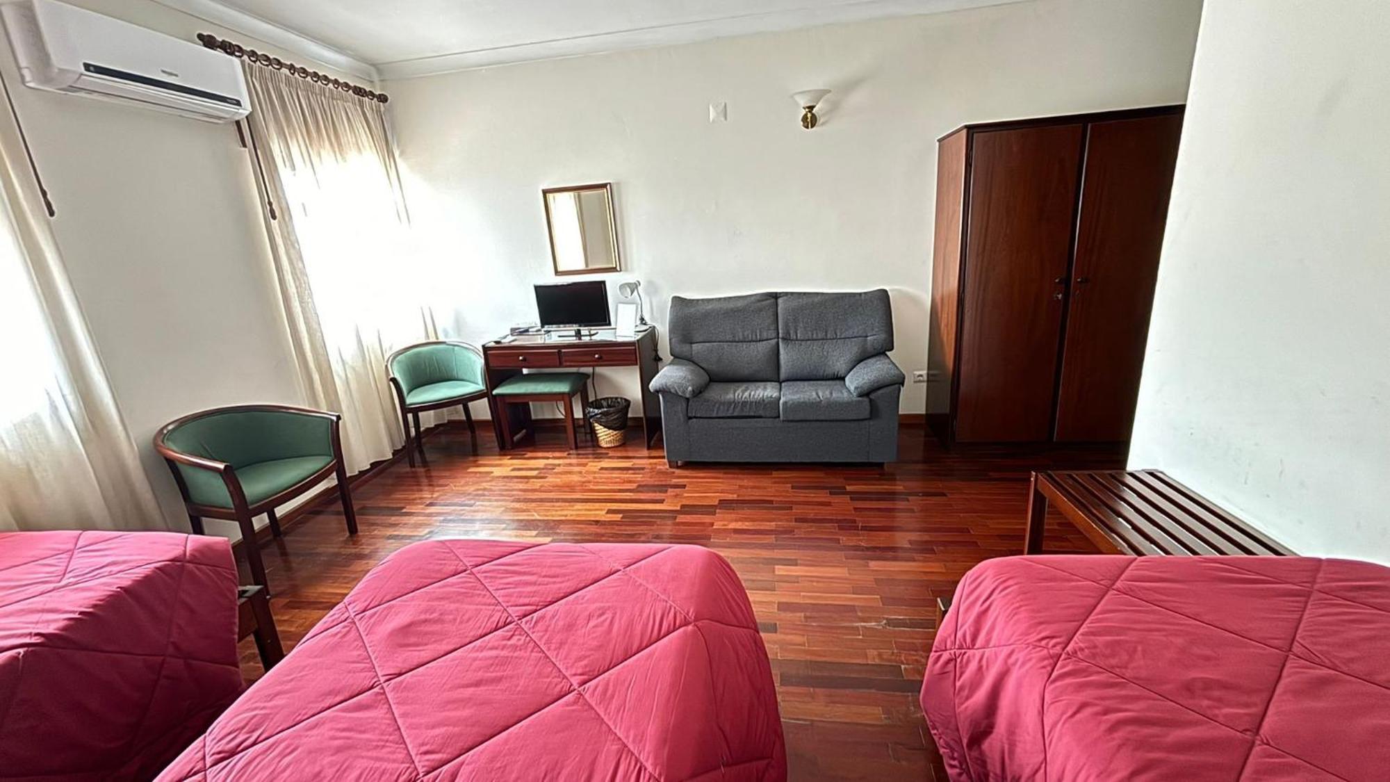 Hotel Trindade Coelho โมกาโดรู ภายนอก รูปภาพ