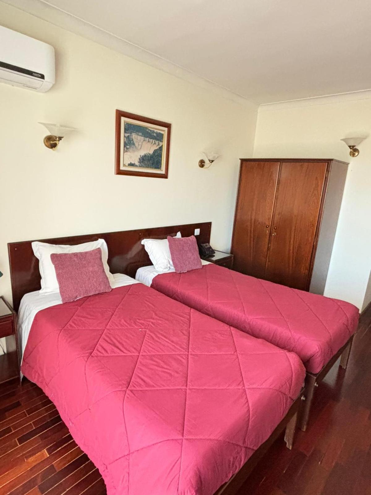 Hotel Trindade Coelho โมกาโดรู ภายนอก รูปภาพ