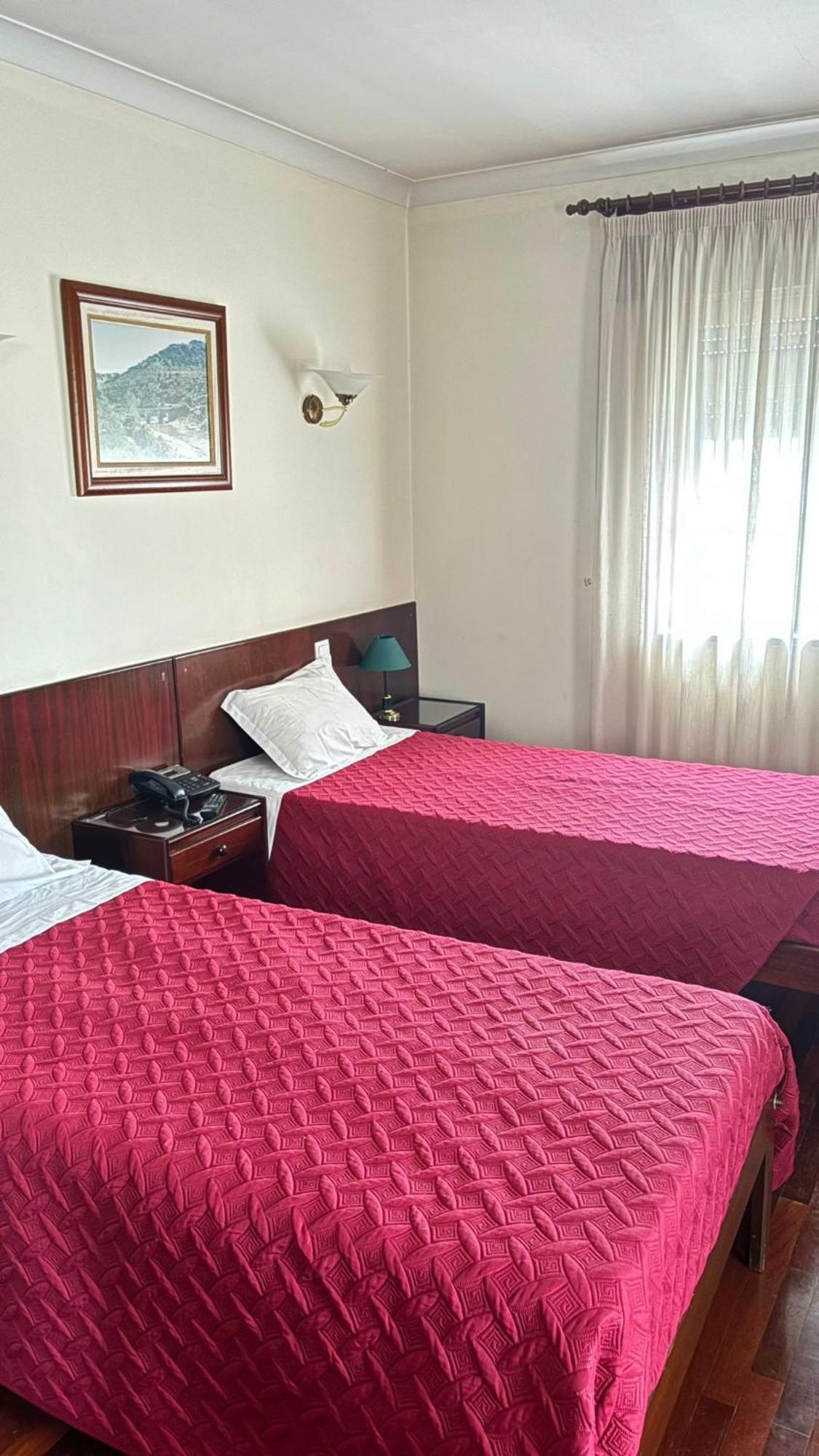 Hotel Trindade Coelho โมกาโดรู ภายนอก รูปภาพ
