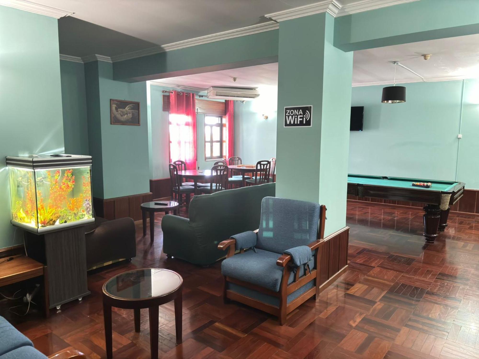 Hotel Trindade Coelho โมกาโดรู ภายนอก รูปภาพ