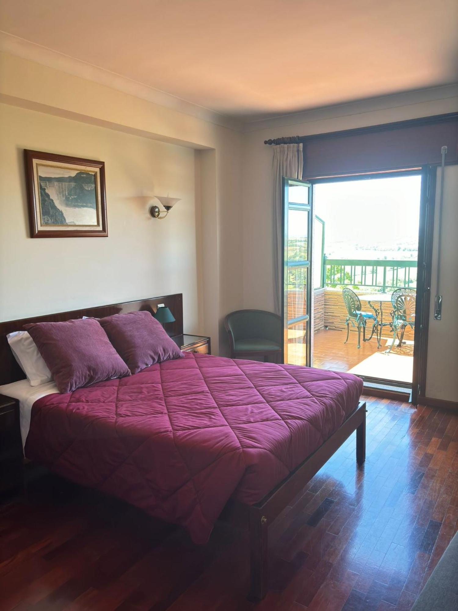 Hotel Trindade Coelho โมกาโดรู ภายนอก รูปภาพ