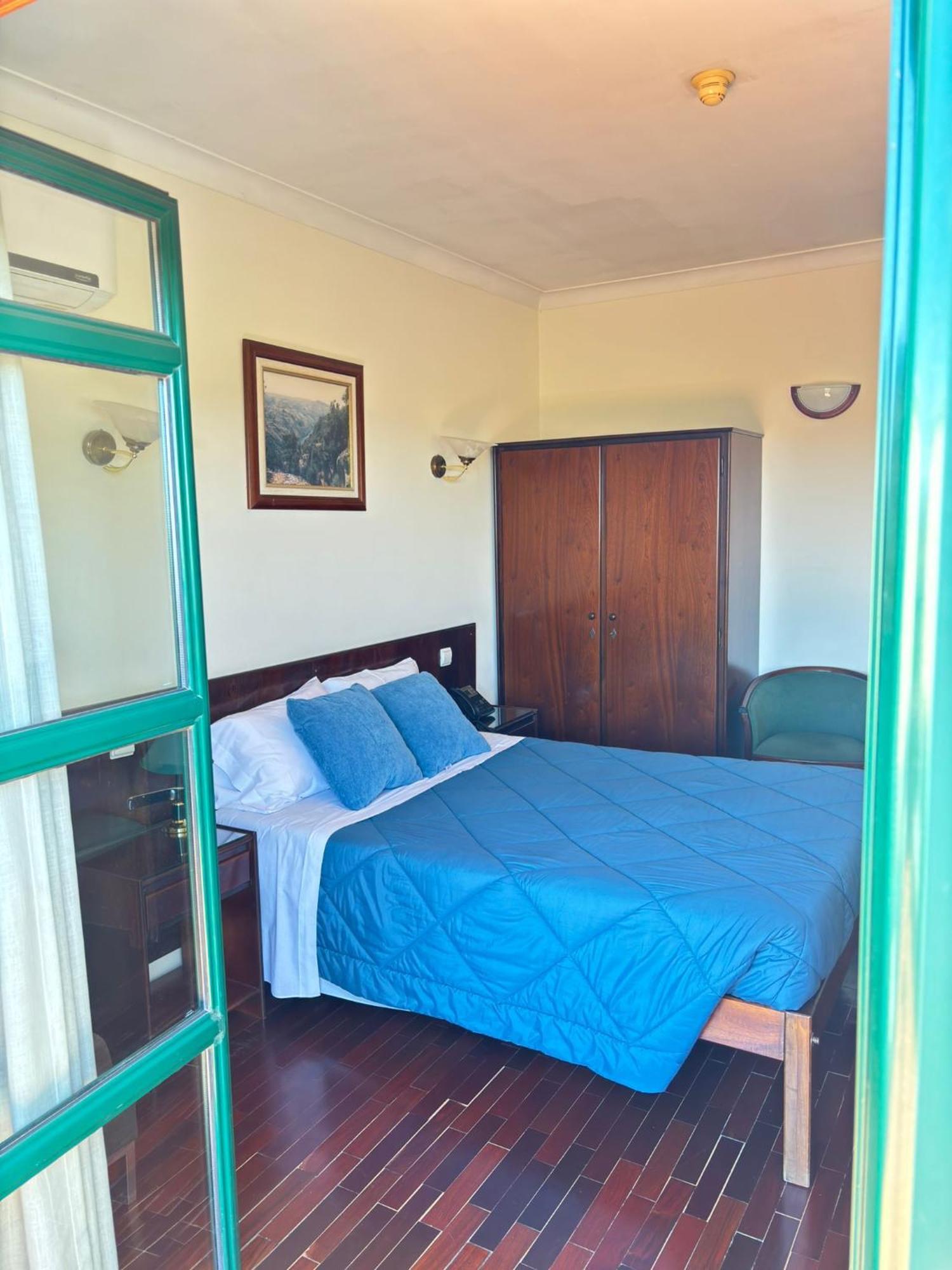 Hotel Trindade Coelho โมกาโดรู ภายนอก รูปภาพ